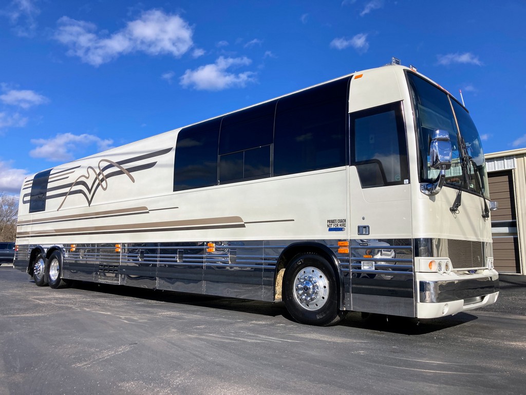 Sleeper / Tour Buses rental - Cascade Charter Bus
